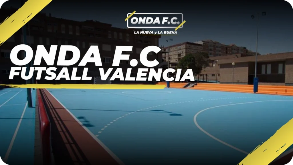 Play futsal in Valencia players at ONDA F.C. enjoying balanced 5v5 football.